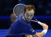 开云足球直播-法国网球队横扫西班牙网球队，梅德韦杰夫高光表现的简单介绍