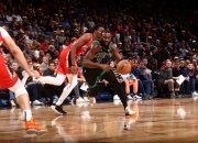 开云体育入口-关于凯尔特人B队绝地反击篮网B队，乔治送出助攻的信息