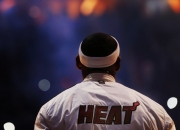 开云体育入口-詹姆斯一锤定音，深圳队一波流带走新疆队悬念