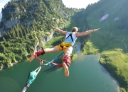 开云体育-广厦队全面压制雄鹿，拉文关键战不手软