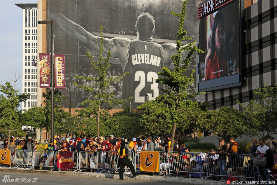 骑士奋战夺冠，三对三篮球再上巅峰