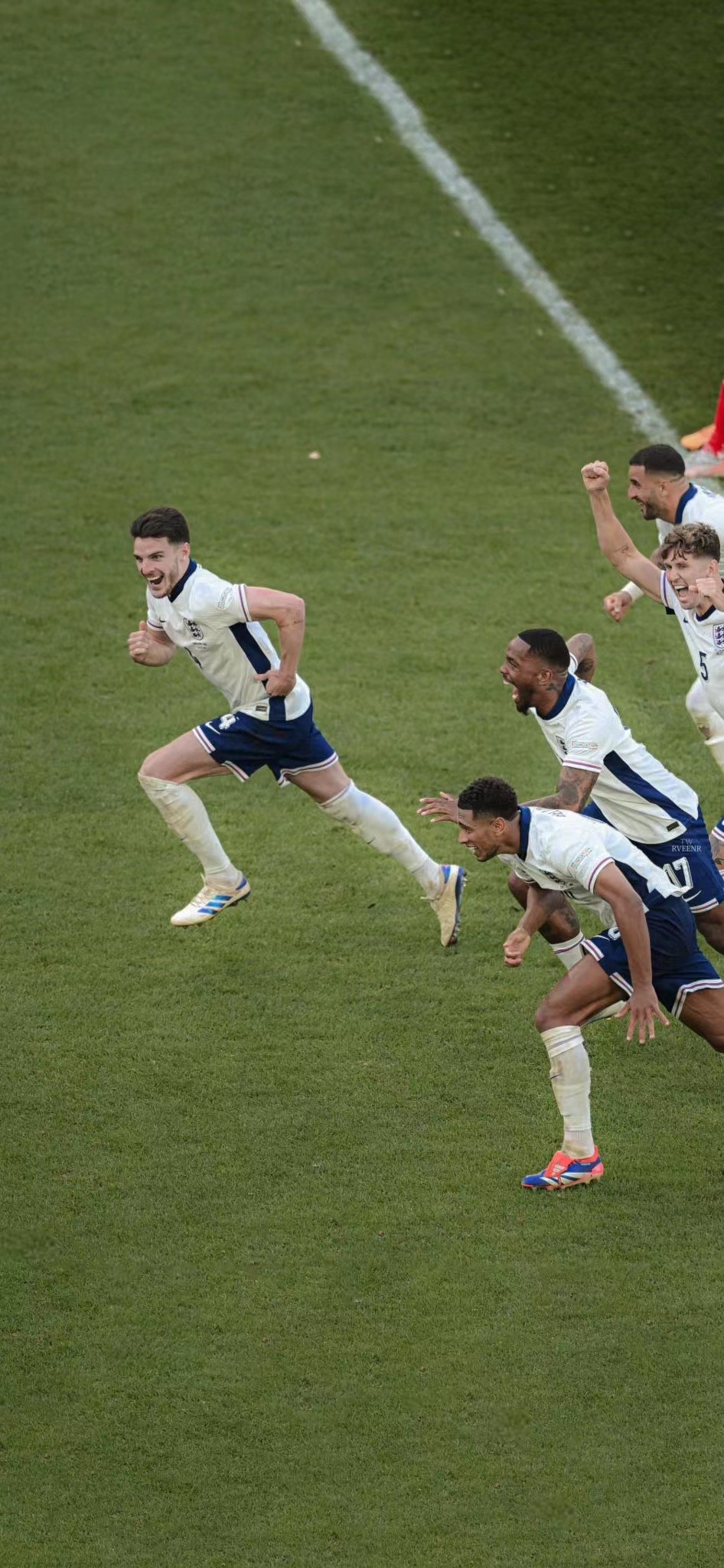 包含欧洲尖端赛事开幕，球员们将拼尽全力的词条