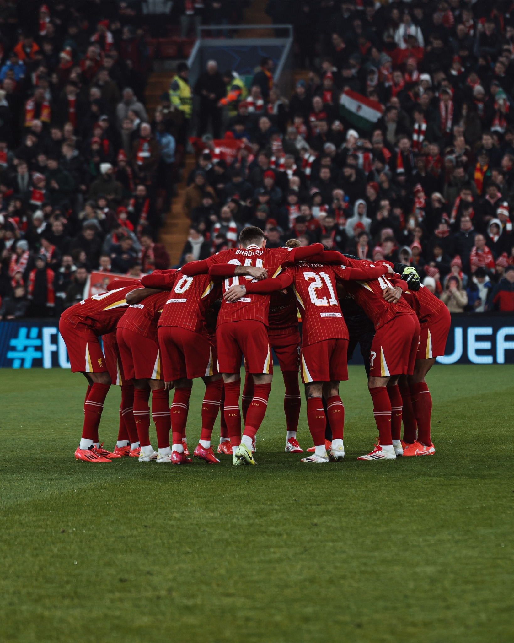 包含利物浦携手巴黎圣日耳曼晋级欧冠强的词条