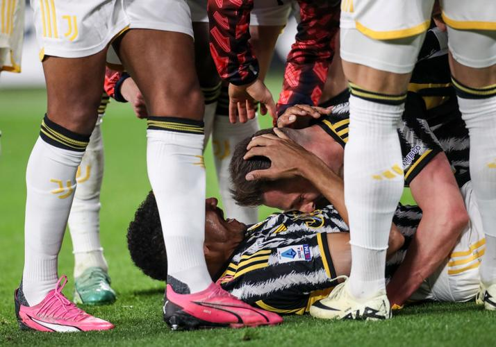 包含尤文图斯战平对手，艰难保住领先优势的词条