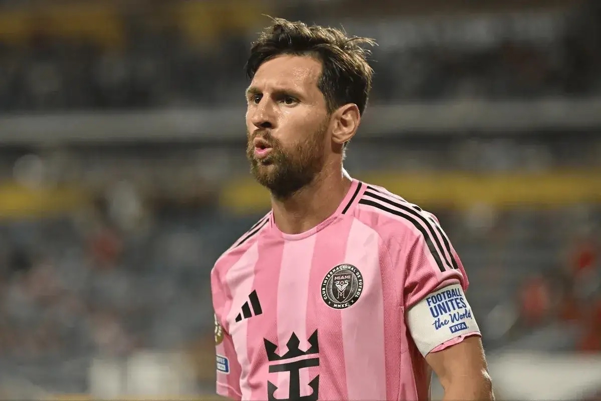 巴塞罗那赢得西甲冠军，梅西再度成为最佳射手