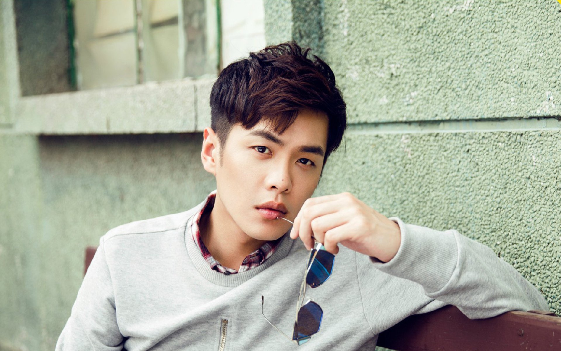 当上海队遇见爵士，爱德华兹的巨星时刻如何跨越篮球世界的边界