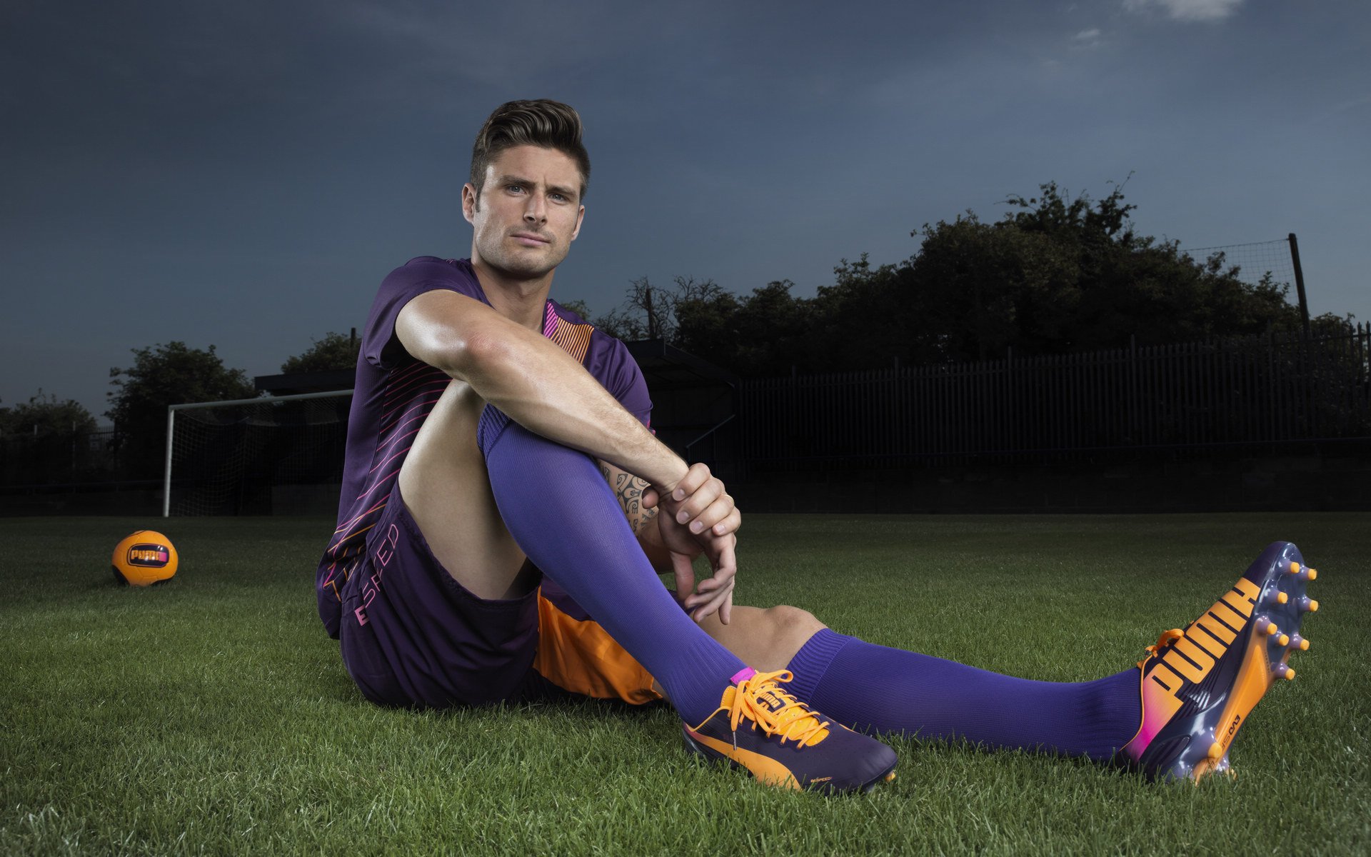 卡瓦哈尔一锤定音,AC米兰客场踏平里昂