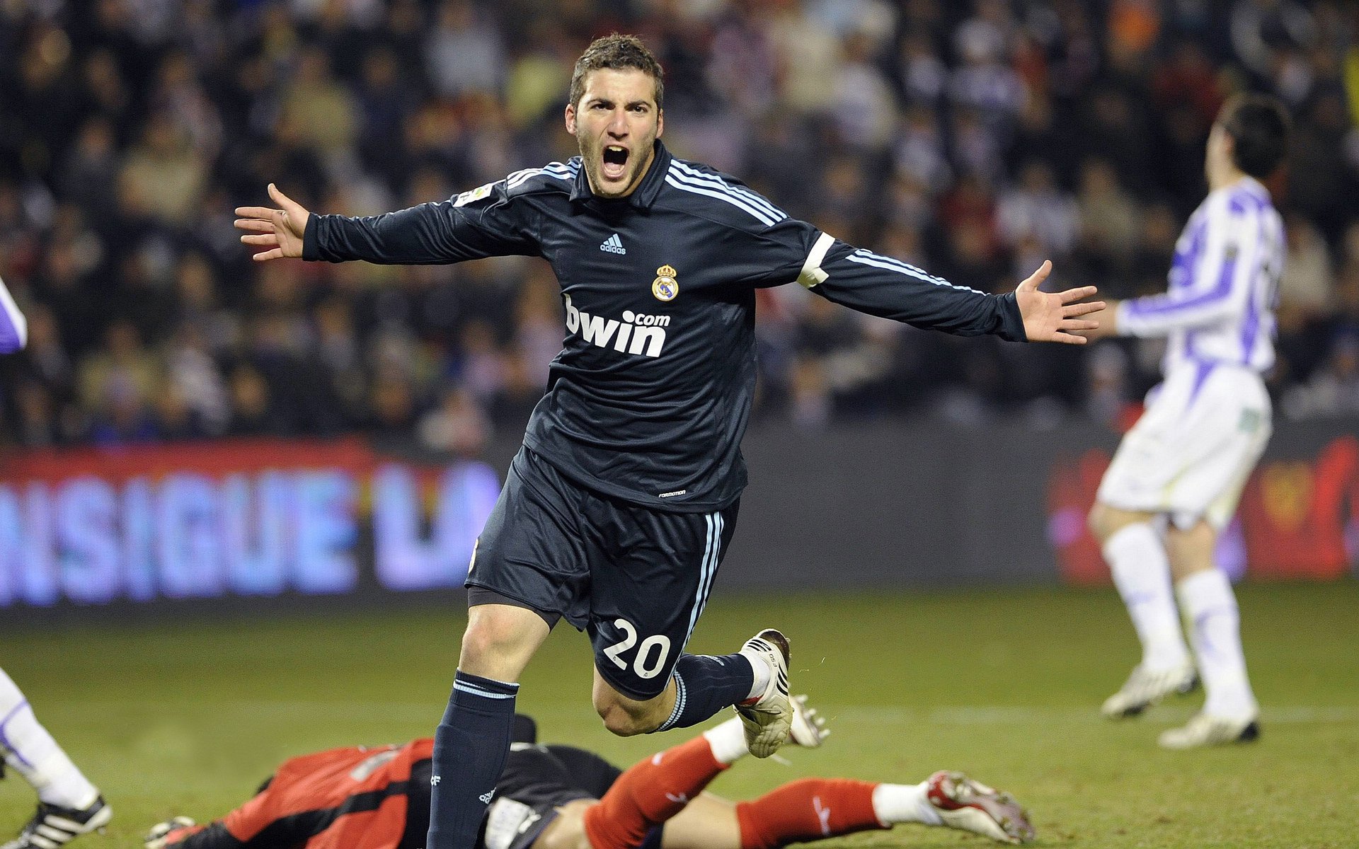 鏖战凤凰城，武切维奇破纪录之夜，深圳队的不屈之战