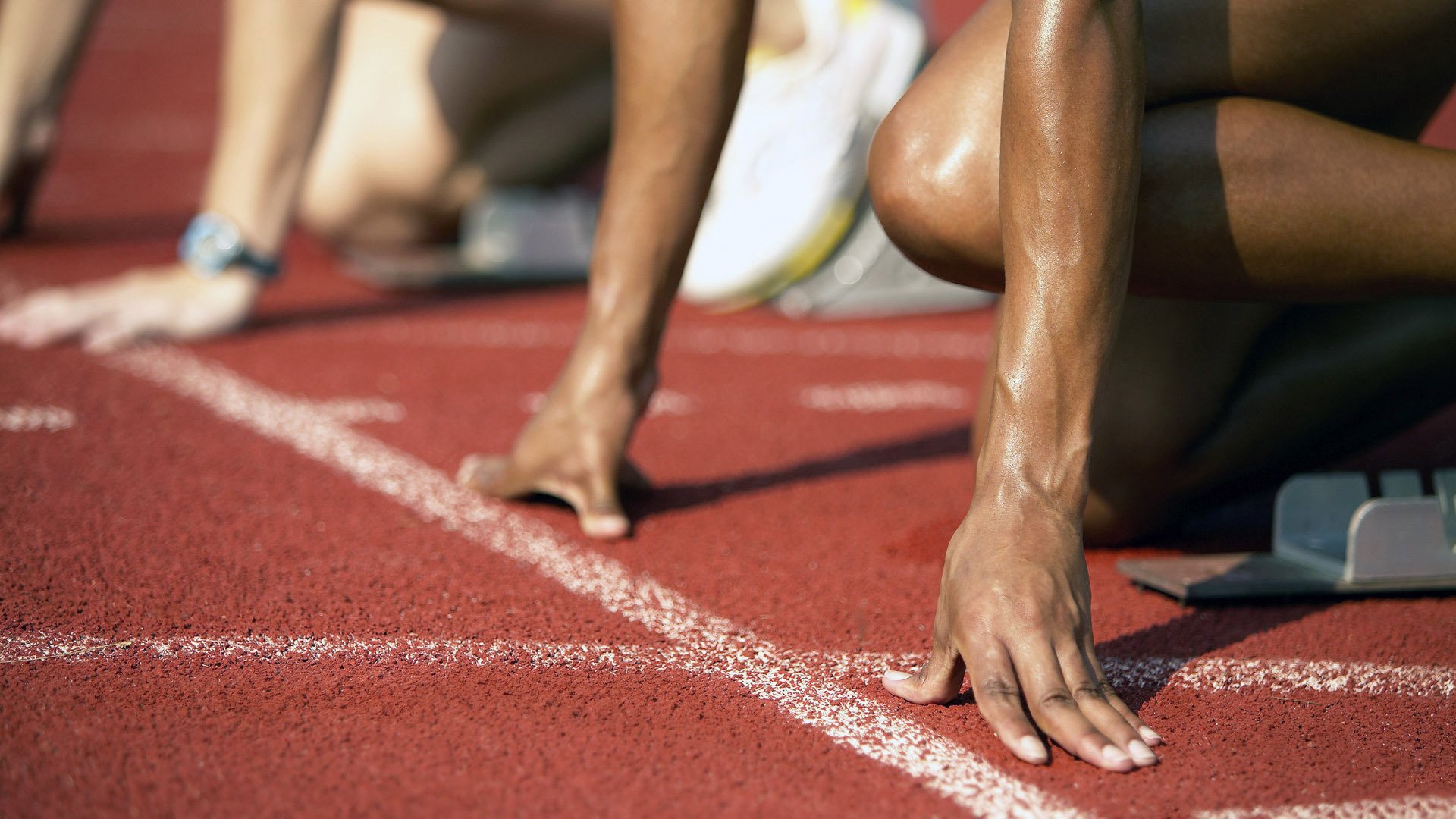 雄鹿巅峰对决力克开拓者，锡安无争议全场最佳书写新传奇