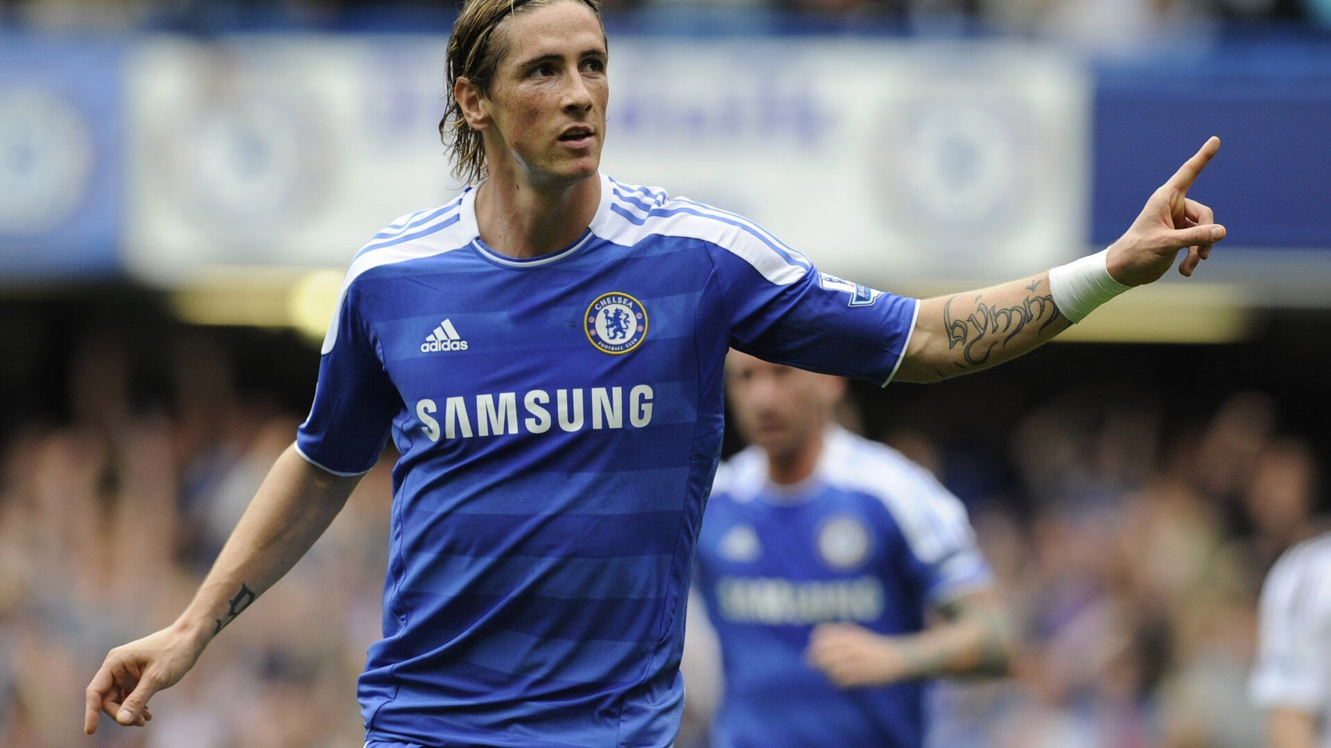 钢铁防线与致命一击，富安健洋的生死战传奇与喀麦隆式胜利哲学