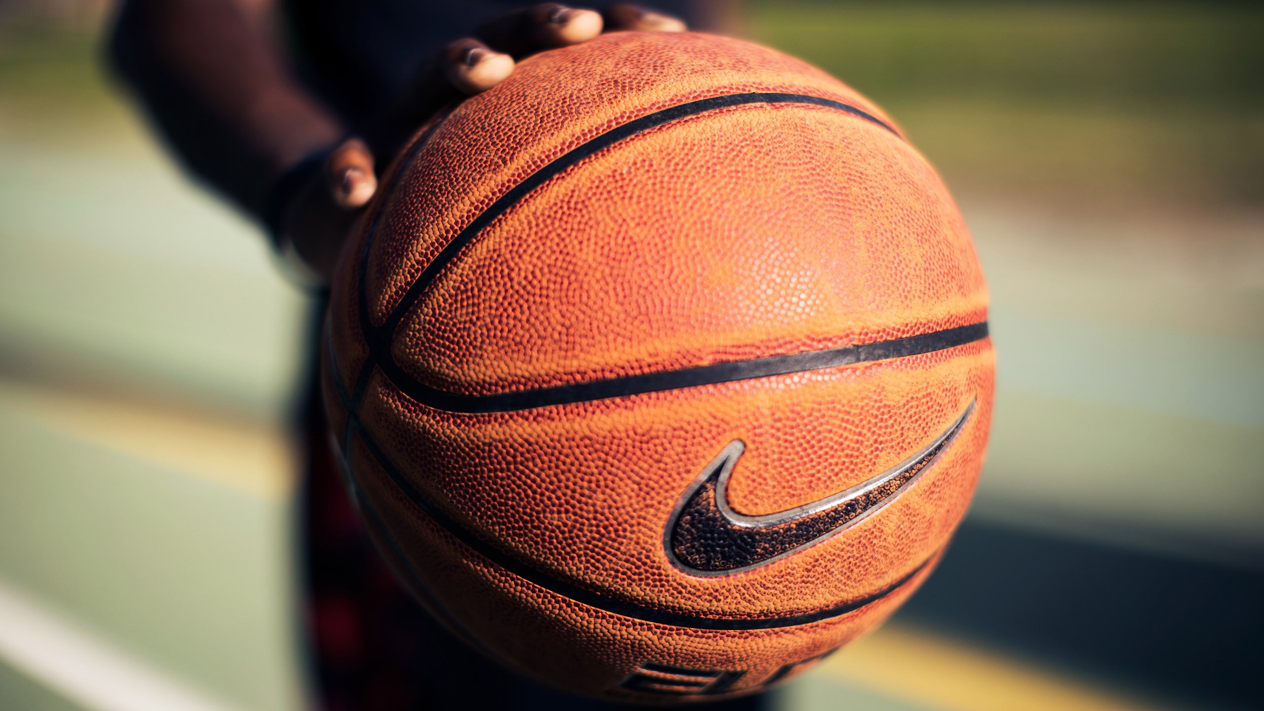 好,我们先扩展思维,构思一个能同时容纳CBA和NBA两个赛场的标题,既要体现火力与接管的对抗性,也要点出唯一性的宿命感
